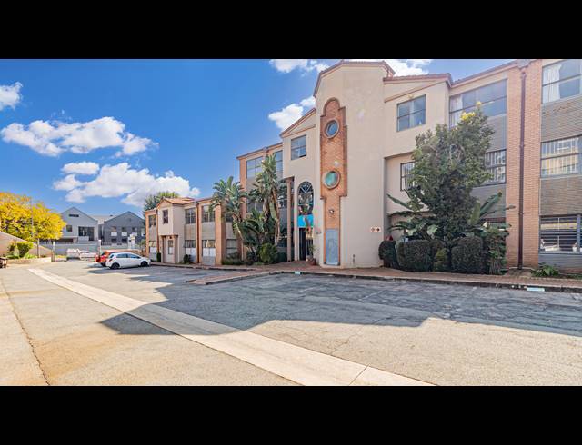 162M² OFFICE FOR SALE IN FERNDALE